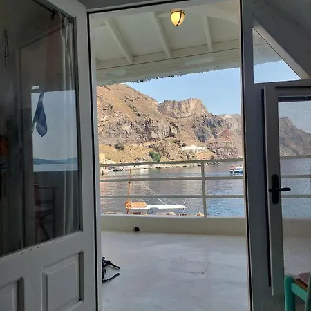 Studio In Old Port Of Sea View Santorini Φηρά